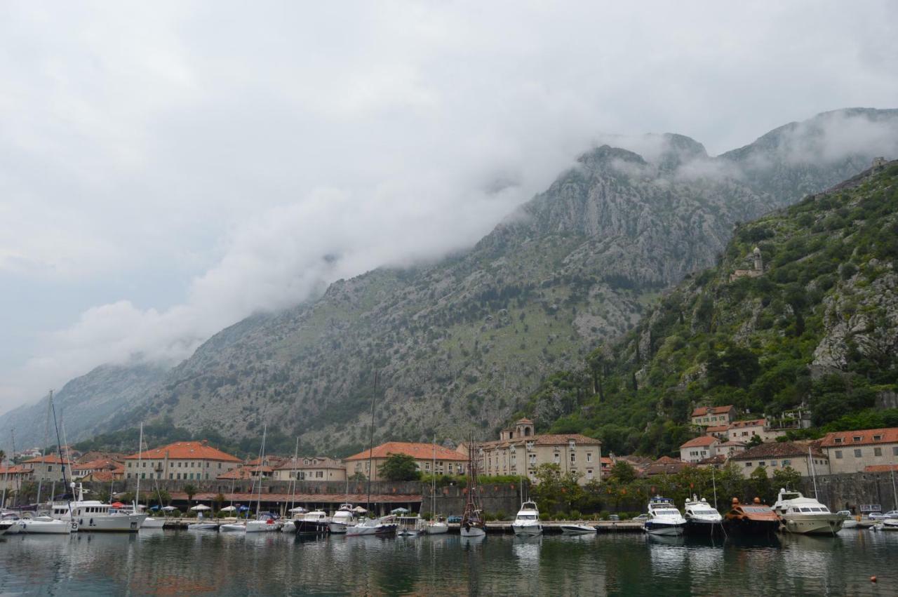 Apartments Qualitas Kotor Eksteriør billede